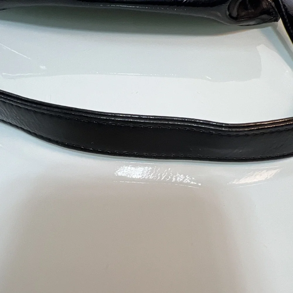 Liz Claiborne Black Patent Leather Flap Shoulder Bag Classic Evening Purse‎